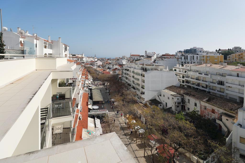 Original 3 Bedroom Downtown Albufeira Extérieur photo
