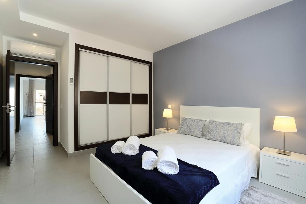 Original 3 Bedroom Downtown Albufeira Extérieur photo